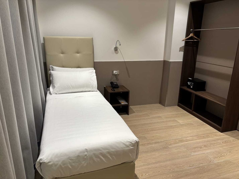 Basic Single Room