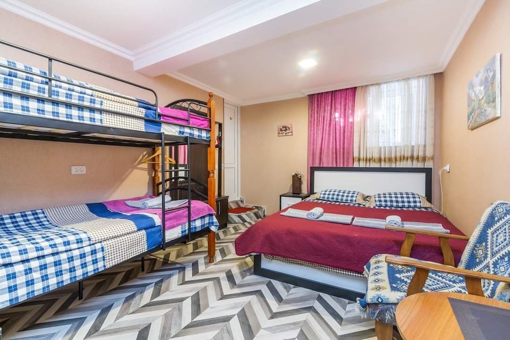 Family Quadruple Room, 1 Bedroom, Non Smoking photo 1