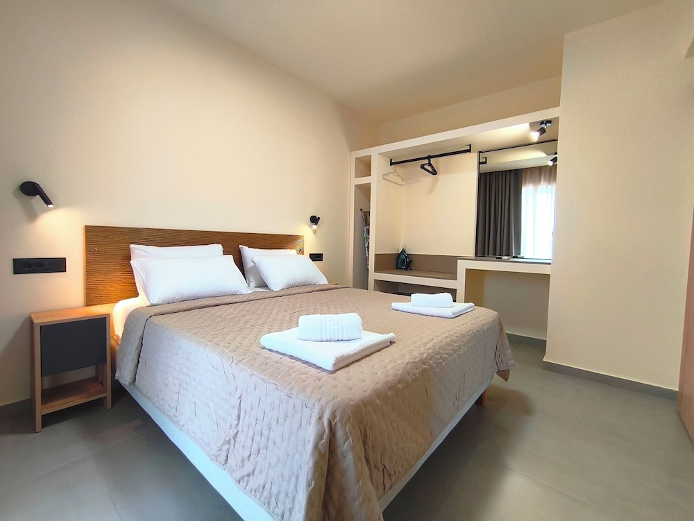 DELUXE-APARTMENT-2 BEDROOM-2 BATHROOMS- COUNTRYSIDE AND SEA VIEW photo 3