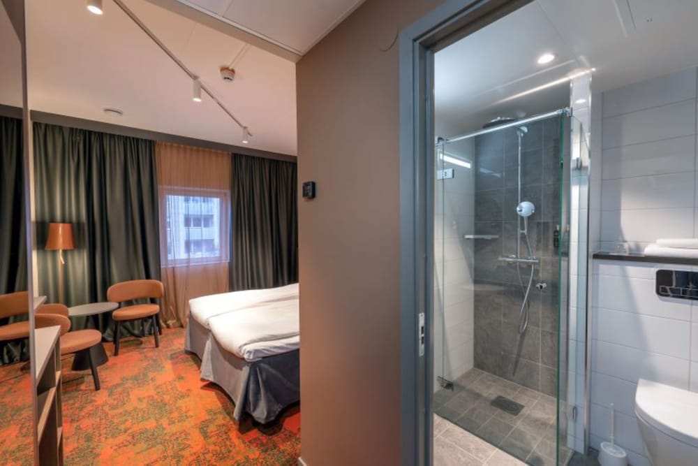 Standard Twin Room - Photo 3