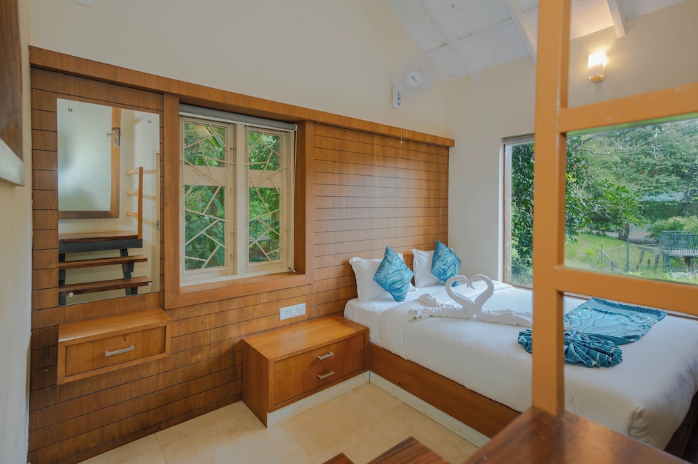 Executive Villa, 1 Queen Bed, Air conditioning, Garden View photo 3