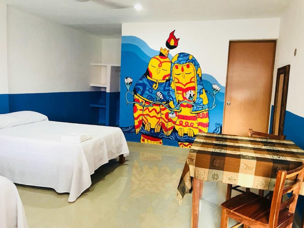 Basic Quadruple Room, 2 Queen Beds photo 1