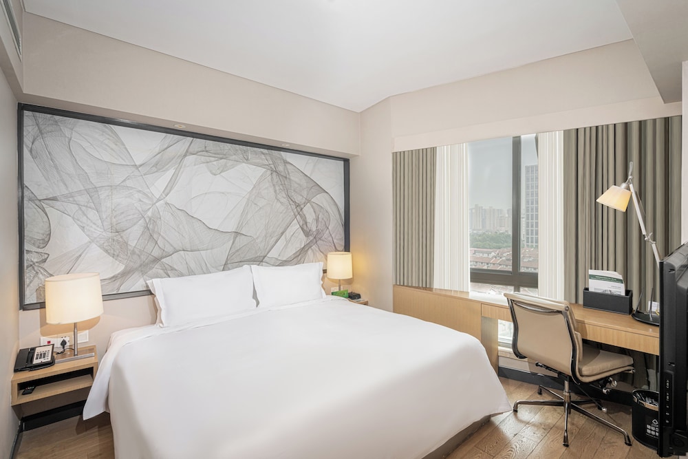 One Bedroom Deluxe - Photo 1