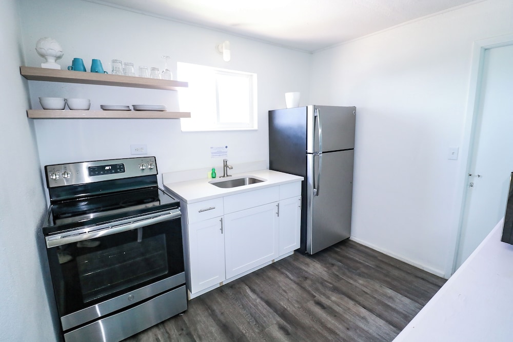 Ocean View Double Queen w/ Kitchen & Private Balcony photo 2