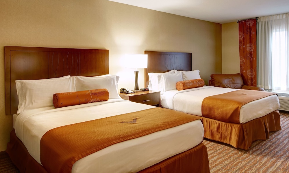 Room, 2 Queen Beds - Photo 1