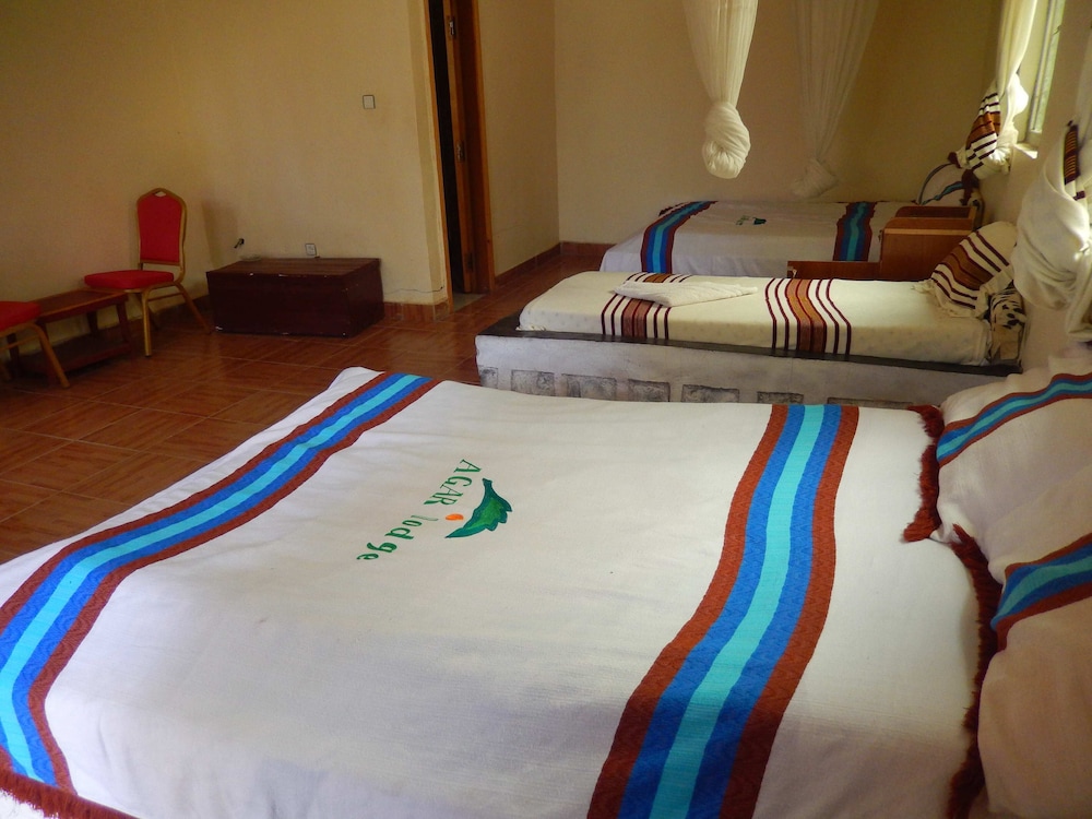 Basic Quadruple Room, Multiple Beds photo 2