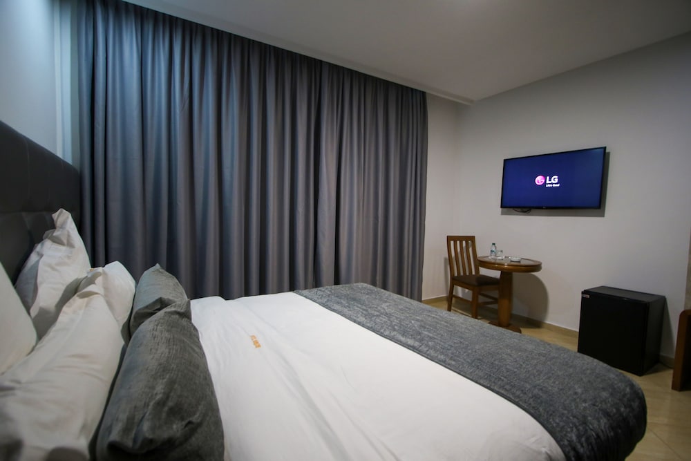 Deluxe Double Room photo 2