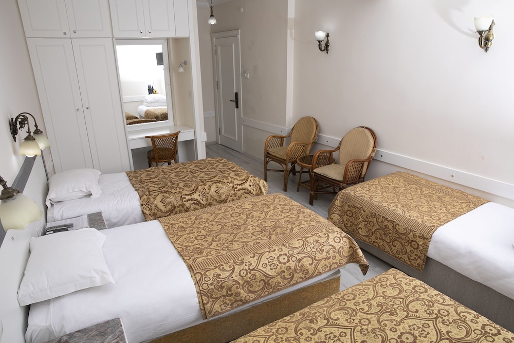 Standard Triple Room, 3 Twin Beds photo 3