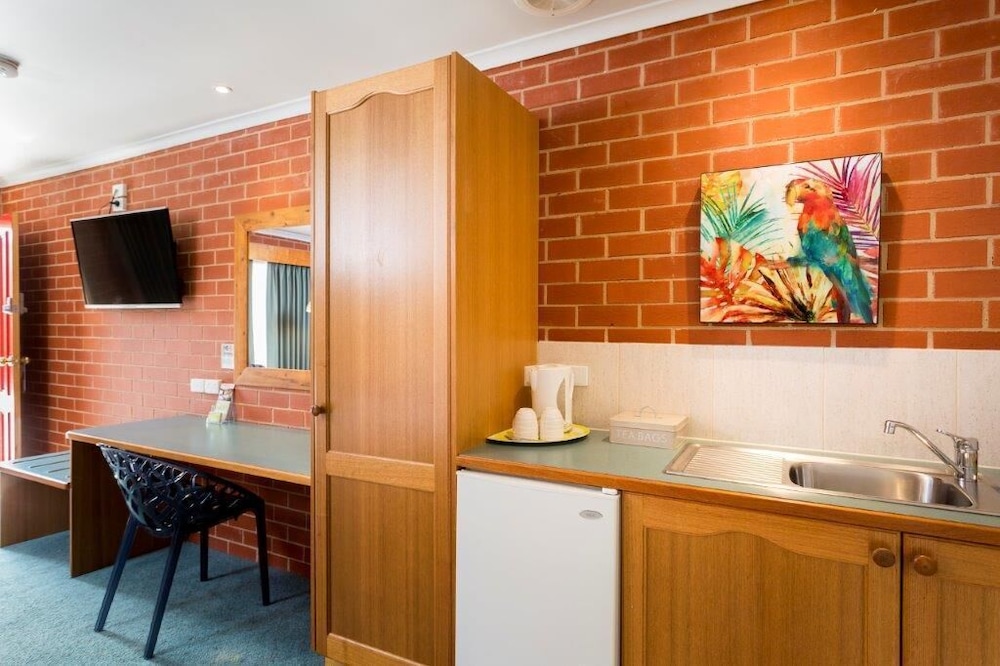 Deluxe Room, Non Smoking (Deluxe Queen & Single) photo 3