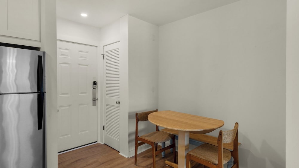 Studio Suite, 1 Queen Bed with Sofa bed, Balcony, Garden View (Hidden Beach 219) photo 2