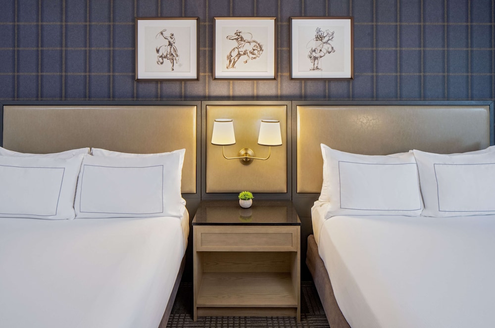 Room, 2 Queen Beds, Courtyard View - Photo 3