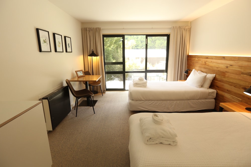 Deluxe Triple Room, 1 Bedroom, Mountain View