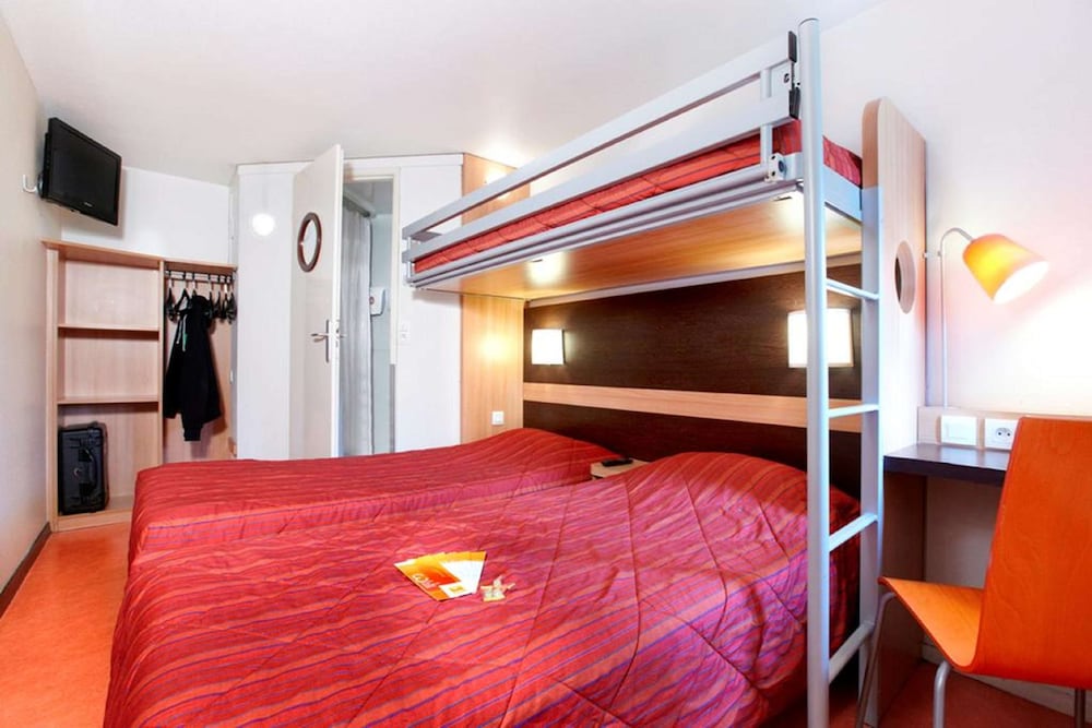 Standard Room, Multiple Beds (1 Double And 1 Single Bed) photo 1