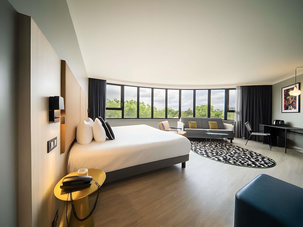 Junior Suite, 1 King Bed - Photo 2