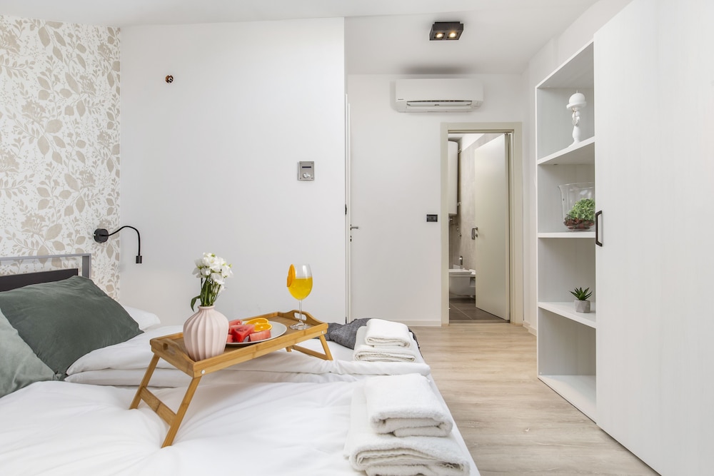 Double Room (1) photo 2