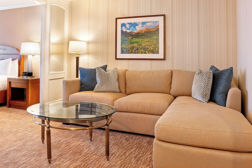 Motel Courtside One King Bed photo 1
