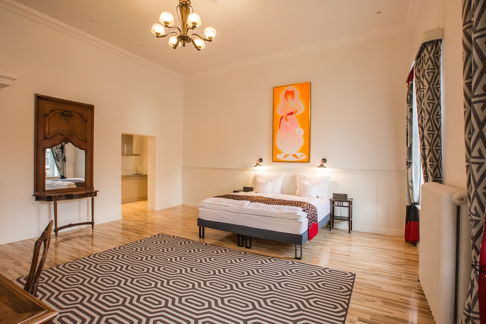 Studio, 1 Queen Bed photo 3