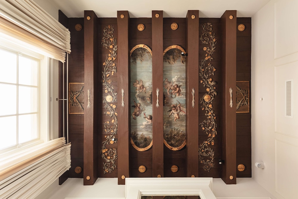 Luxury Suite, 1 King Bed (Backer Suite)