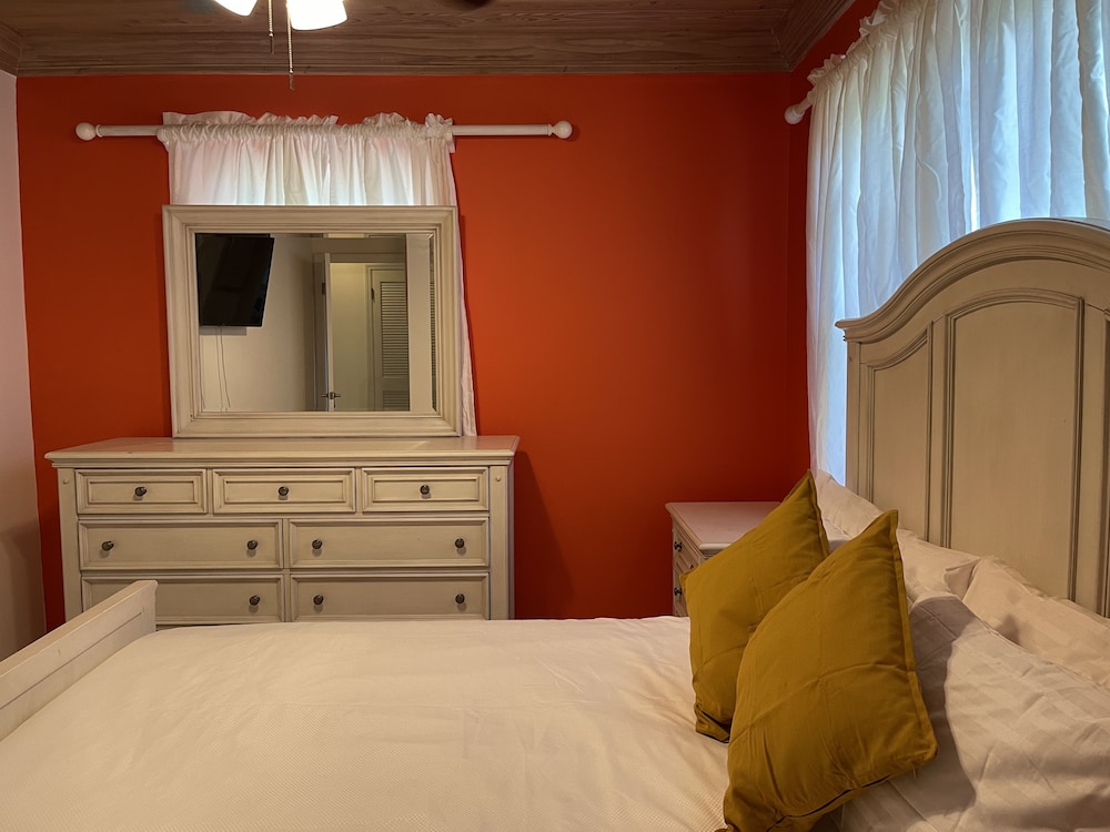 House (Townhouse accommodates six) photo 1