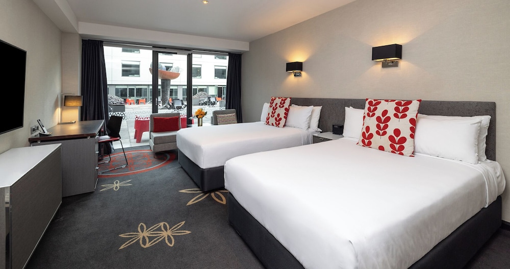Premium Room, 2 Double Beds, Courtyard View - Photo 2