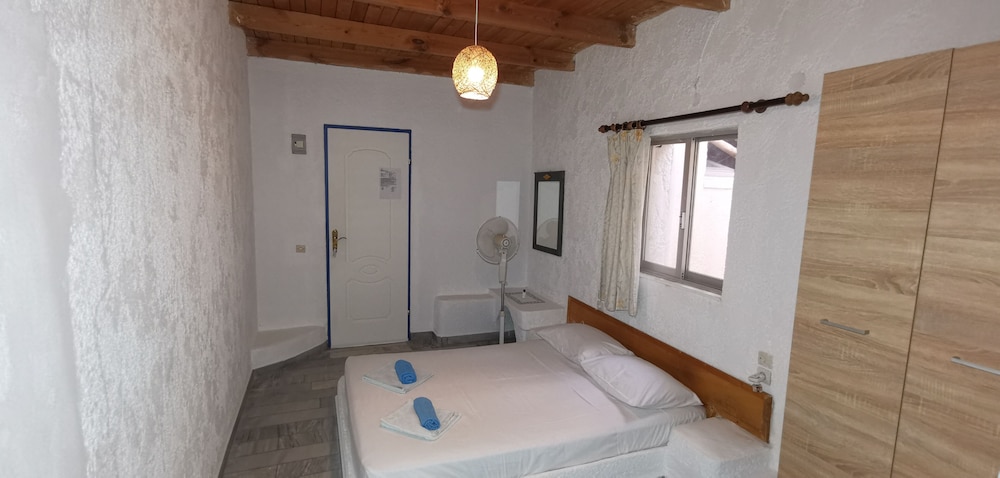Family Apartment, 2 Bedrooms, Kitchenette, Garden View photo 3