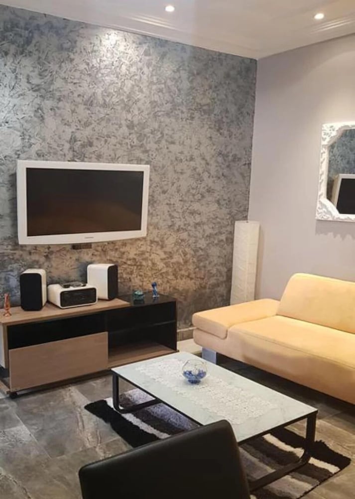 Basic Apartment