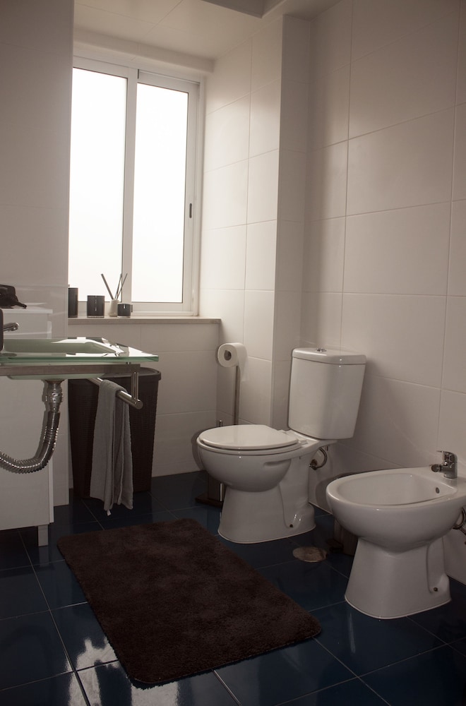 City Apartment, 2 Bedrooms photo 3