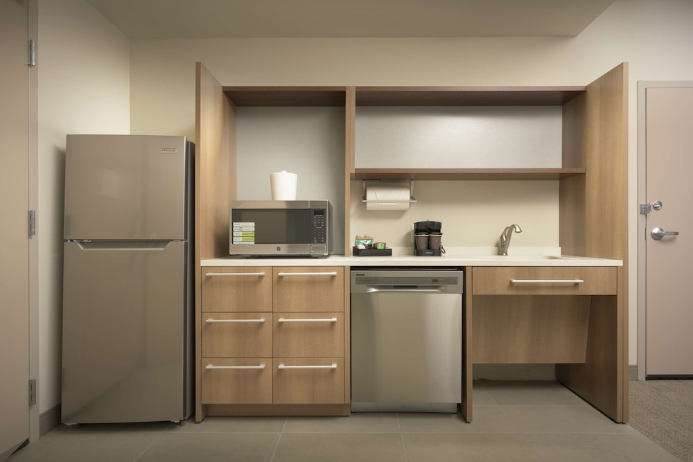 Studio, 1 King Bed, Accessible, Bathtub (Mobility & Hearing) - Photo 4