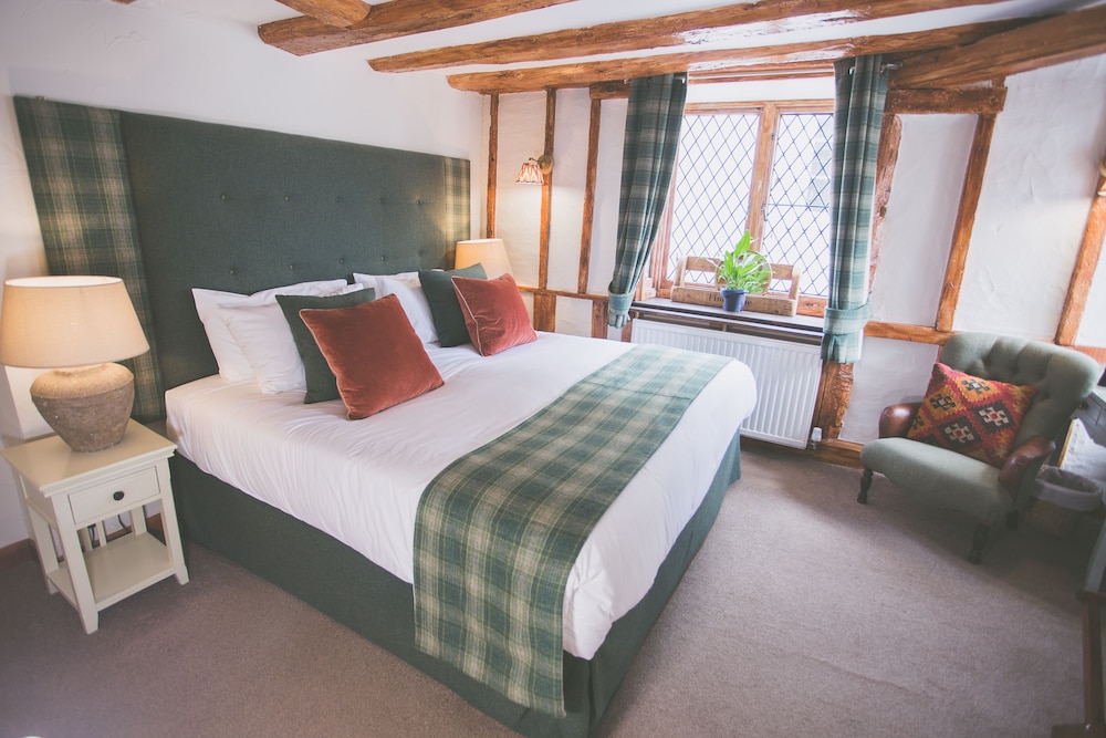 Deluxe Double Room, Ensuite, Harbor View (King Size Bed) - Photo 1