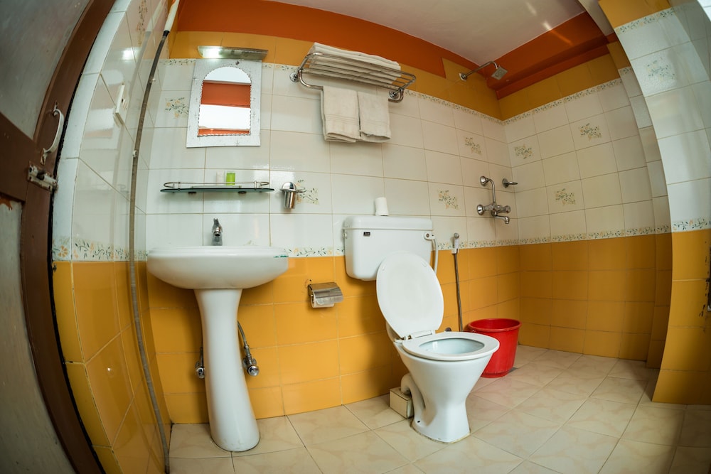 Standard Twin Room - Photo 6