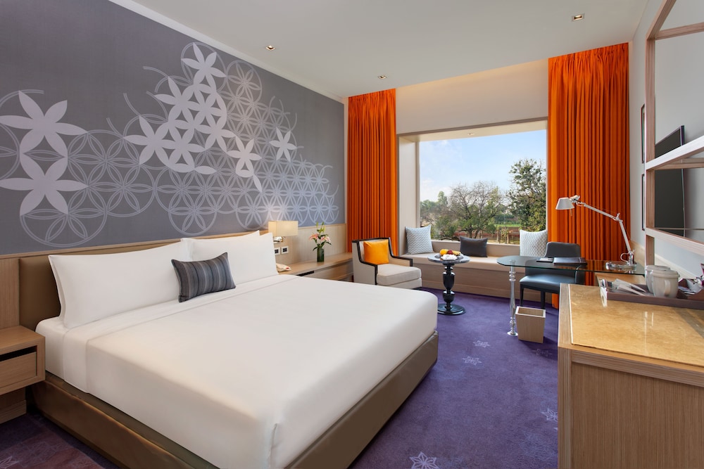 Deluxe Room, 1 King Bed, City View (Deluxe Room Double) - Photo 1