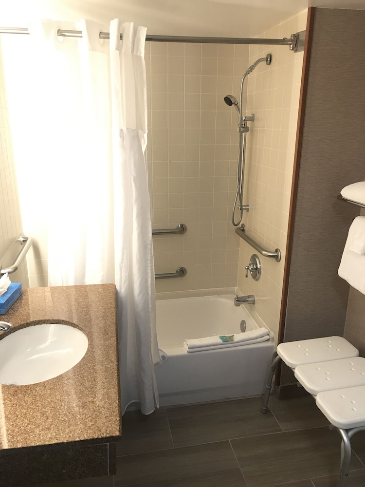 Room, 2 Queen Beds, Accessible, Non Smoking (Mobility,Hearing,Tub w/Grab Bars)