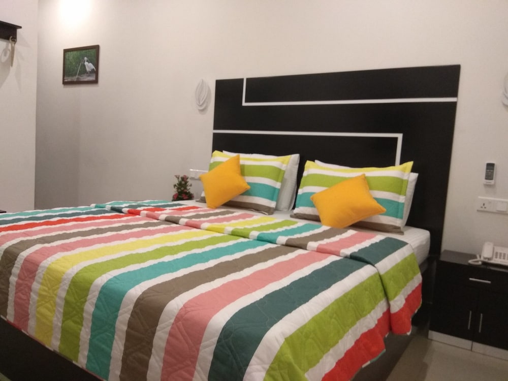 Luxury Single Room, 2 Twin Beds, Refrigerator, Resort View