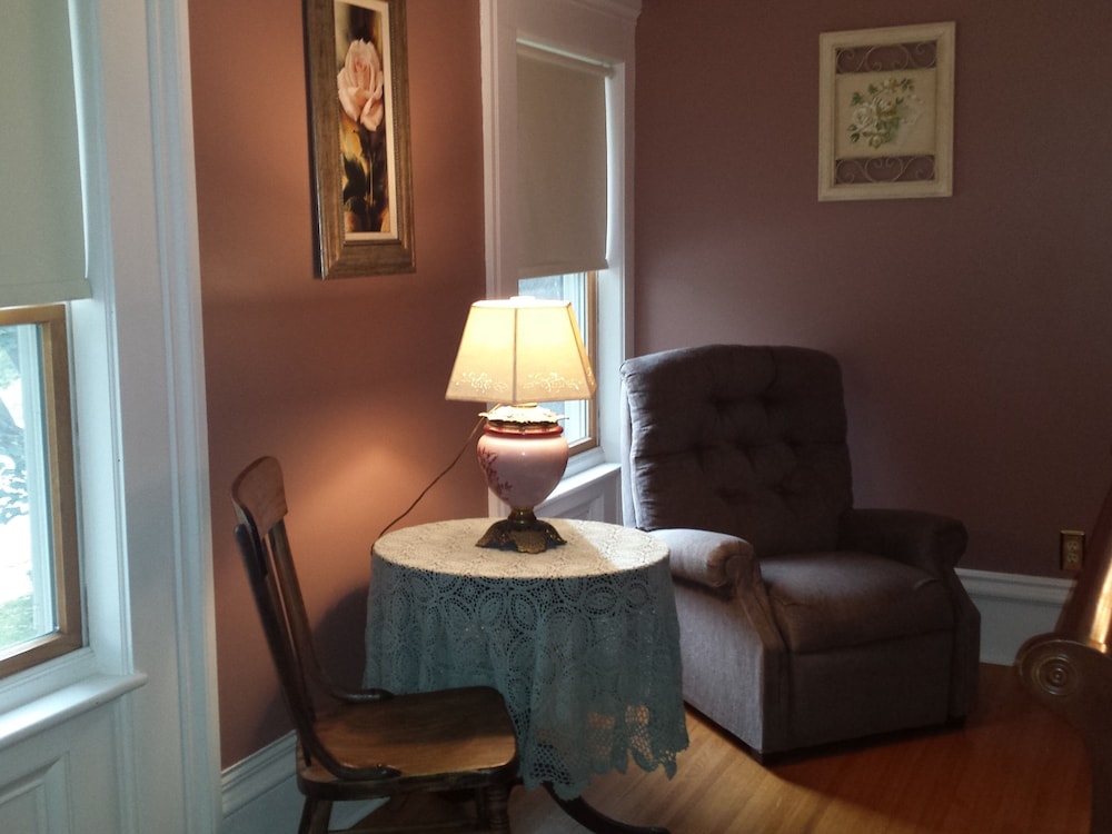 Signature Double Room, Ensuite (Alpenrose Suite) photo 2