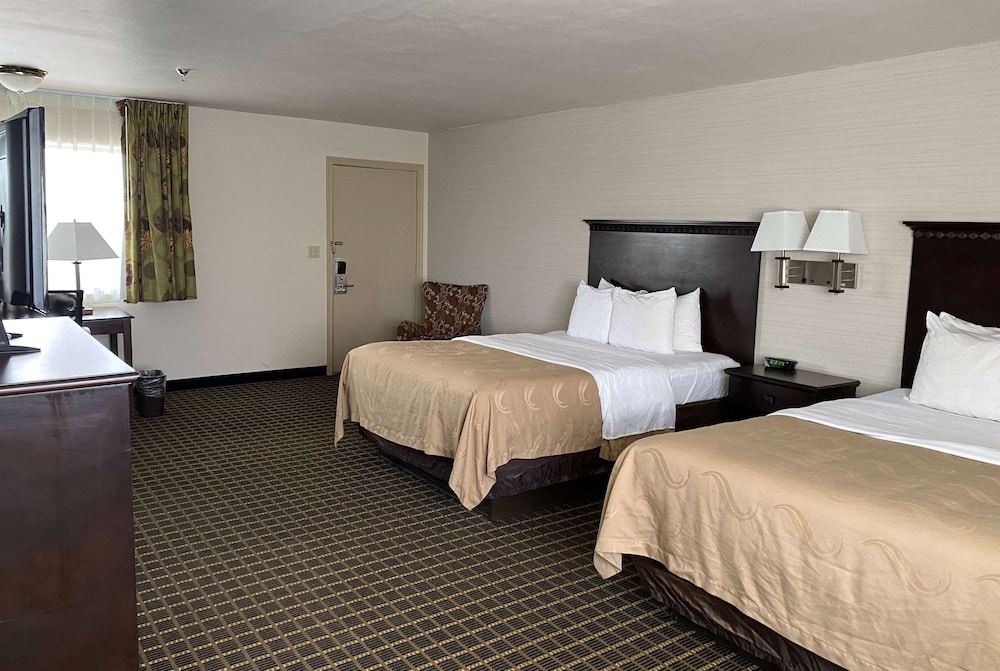Deluxe Room, 2 Queen Beds, Non Smoking - Photo 6