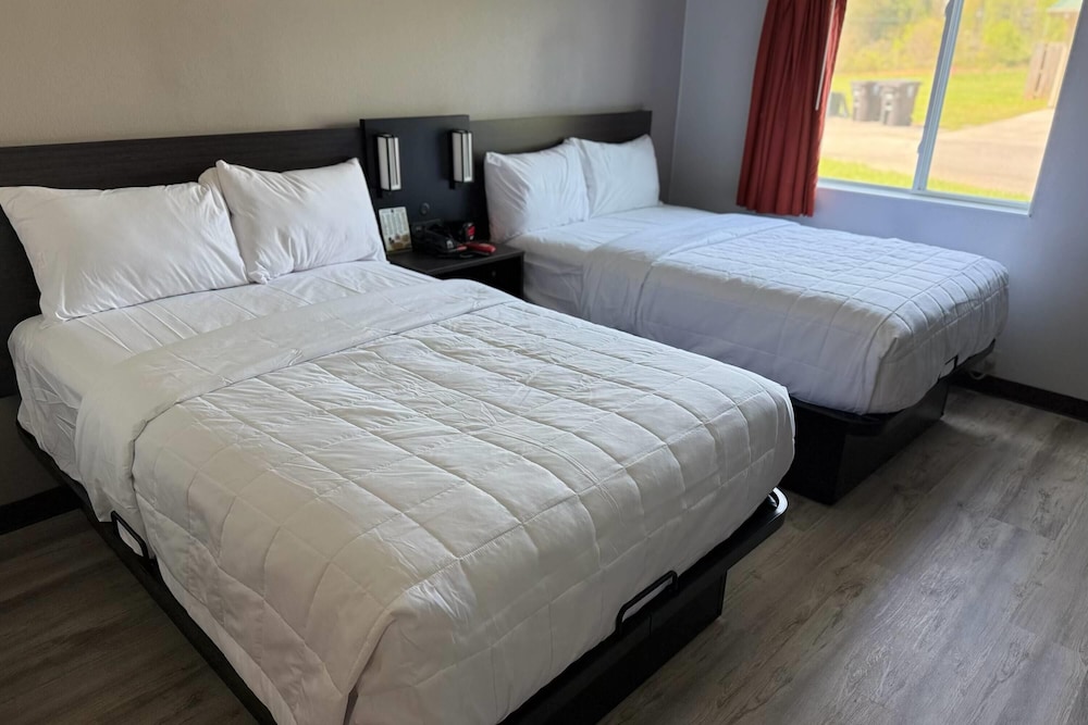 Room, 2 Double Beds, Non Smoking - Photo 3