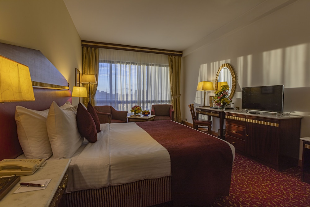 Executive Double Room, River View thumbnail 5