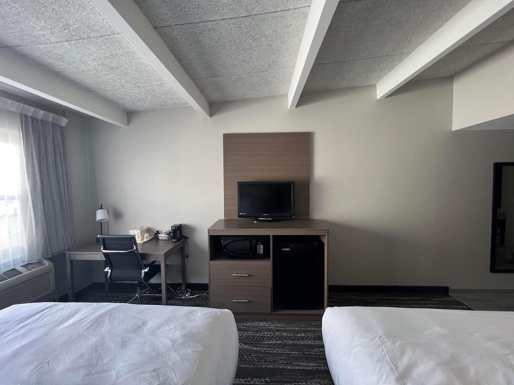 Room, 2 Queen Beds, Non Smoking photo 2