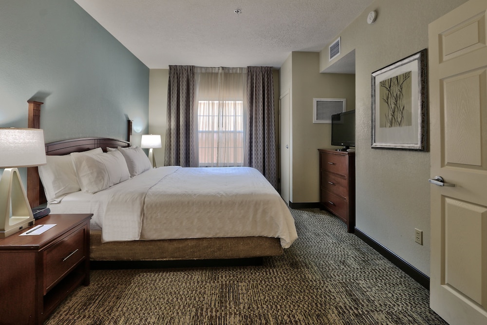 Suite, 1 Bedroom, Kitchen - Photo 1