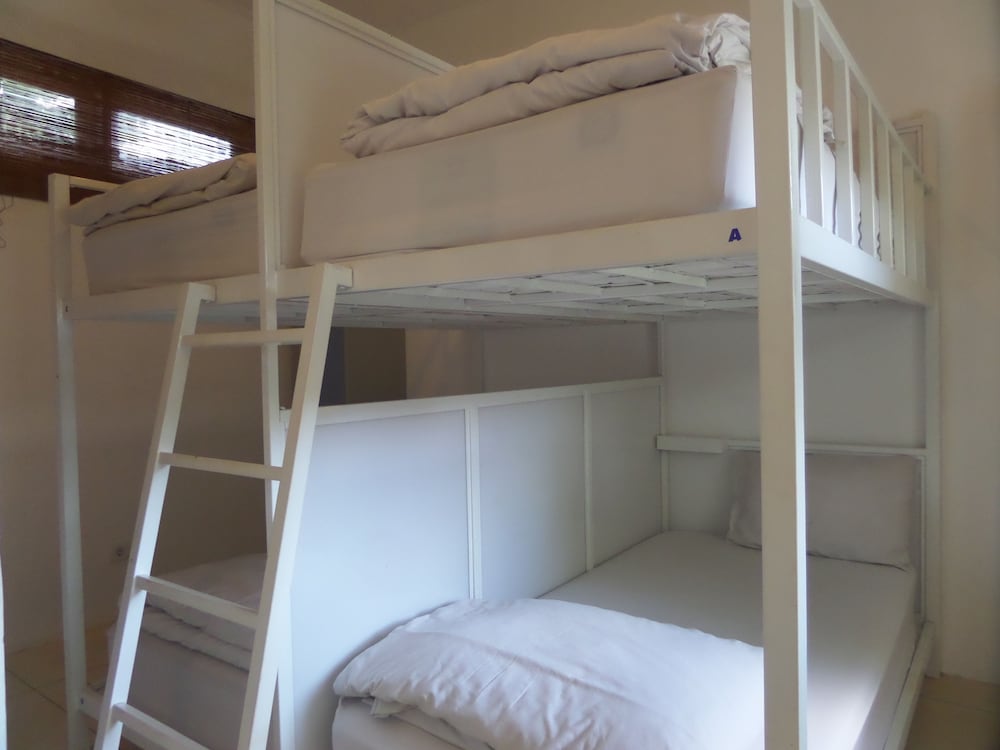 Standard Shared Dormitory, Non Smoking (Private 4 Beds Dorm) photo 1