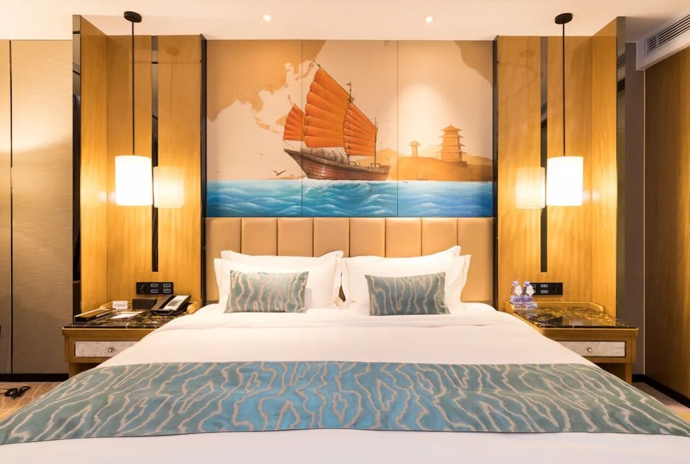 Deluxe Double Room, City View photo 1