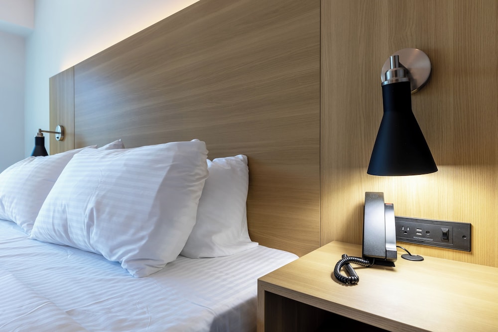 Room, 1 King Bed, Accessible, Balcony photo 3