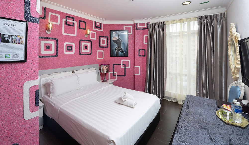 Deluxe Room - Photo 2