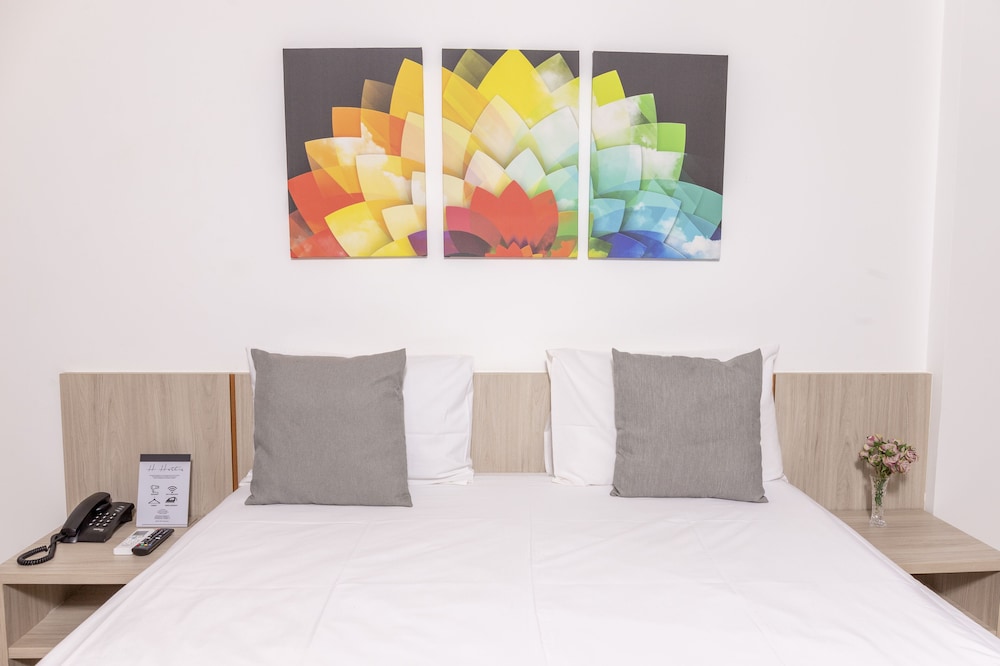 Standard Double or Twin Room - Photo 2