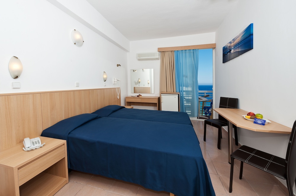 Standard Twin Room, Balcony - Photo 1