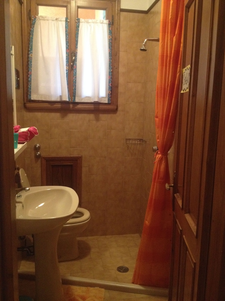 Double or Twin Room, Shared Bathroom photo 3