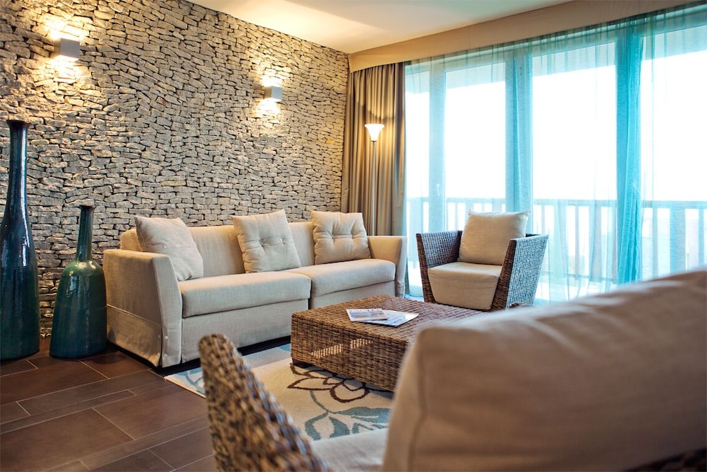 Echo Suite photo 1