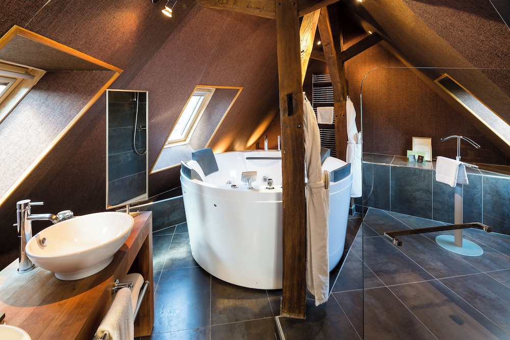 Royal Suite (avec Baignoire Spa) Royal Suite (avec Baignoire Spa)