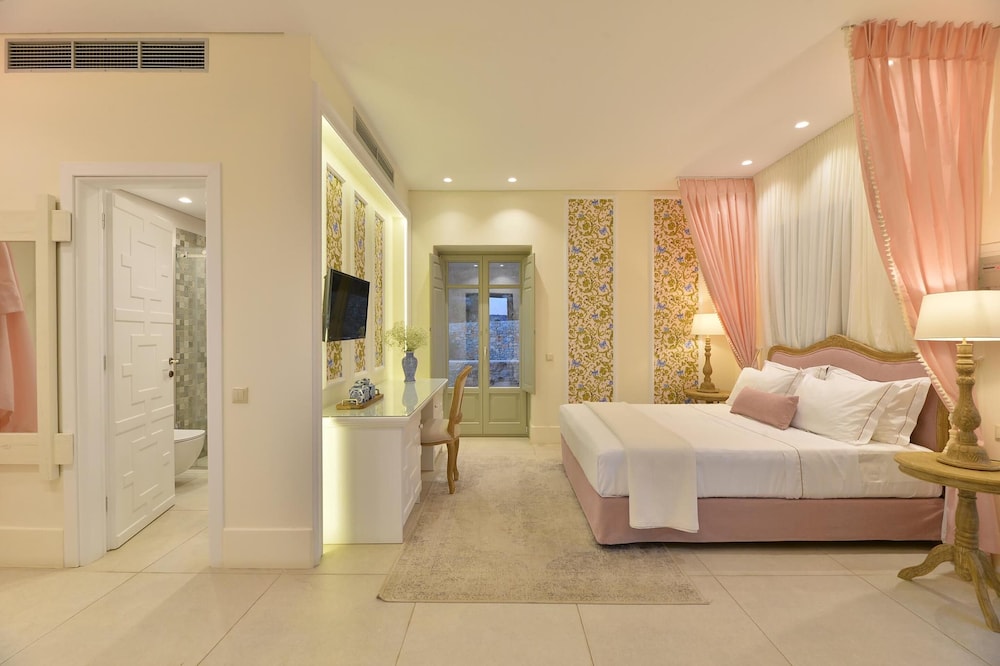 Deluxe Suite, Sea View - Photo 2