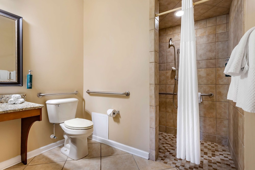 2 Bedroom 1KG 2TW Ground Floor Suite Roll-In Shower - Photo 11